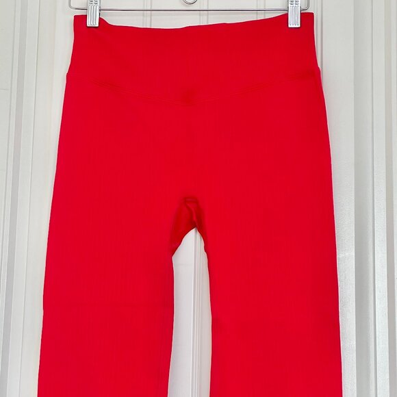 NWT Victoria's Secret PINK Active Seamless 7/8 Waistband Pocket Red Leggings Lg - Picture 2 of 12